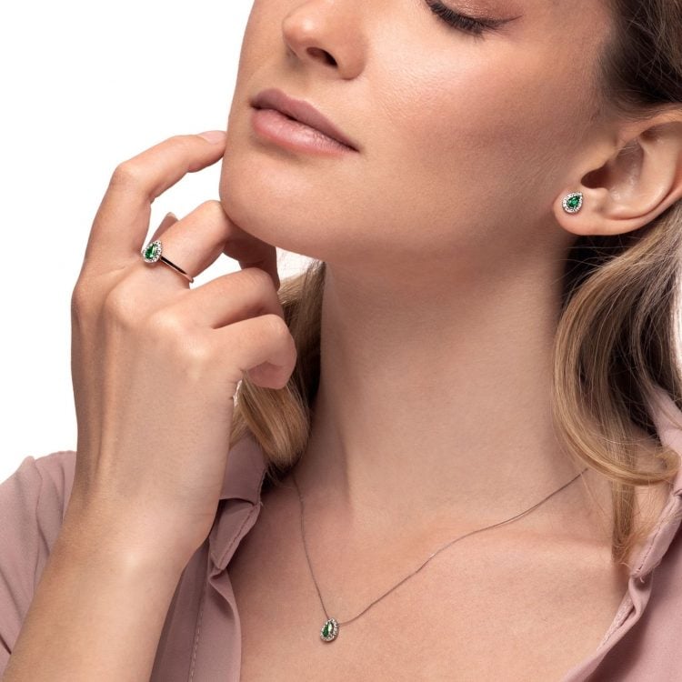 Anello Ring Earrings Collana con Ciondolo diamanti e smeraldo a PGOC9S necklace emerald diamonds sconto discount