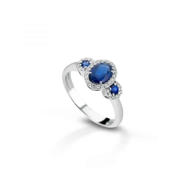 Anello con diamanti e zaffiri Ring with diamonds and sapphires