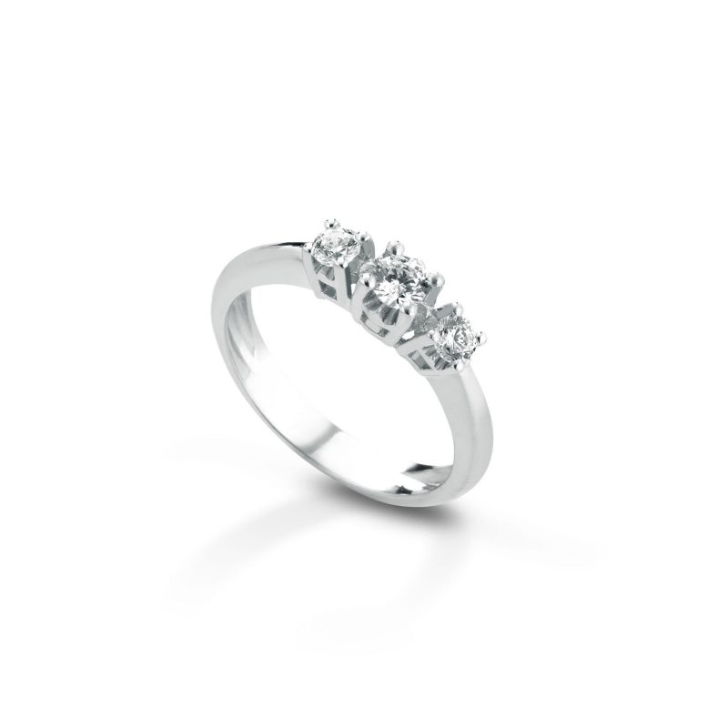 Anello trilogy con diamanti Trilogy ring with diamonds sconto discount as
