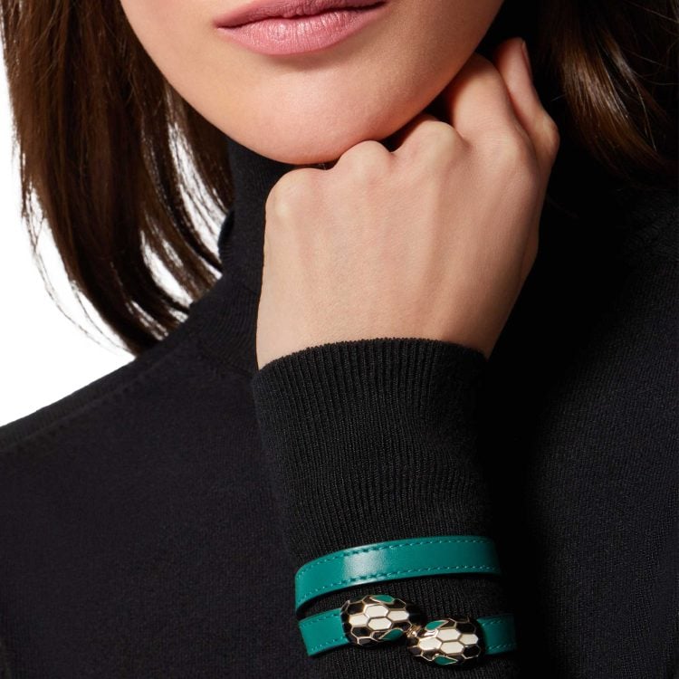 Serpenti Forever Leather Bracelet Two-coil bracelet in emerald green calf leather - Image 2