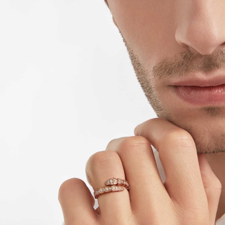 Serpenti Viper one-coil 18 kt rose gold ring set with full pavé diamonds - Image 4