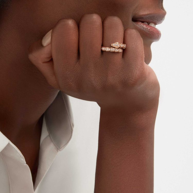 Serpenti Viper one-coil 18 kt rose gold ring set with full pavé diamonds - Image 5